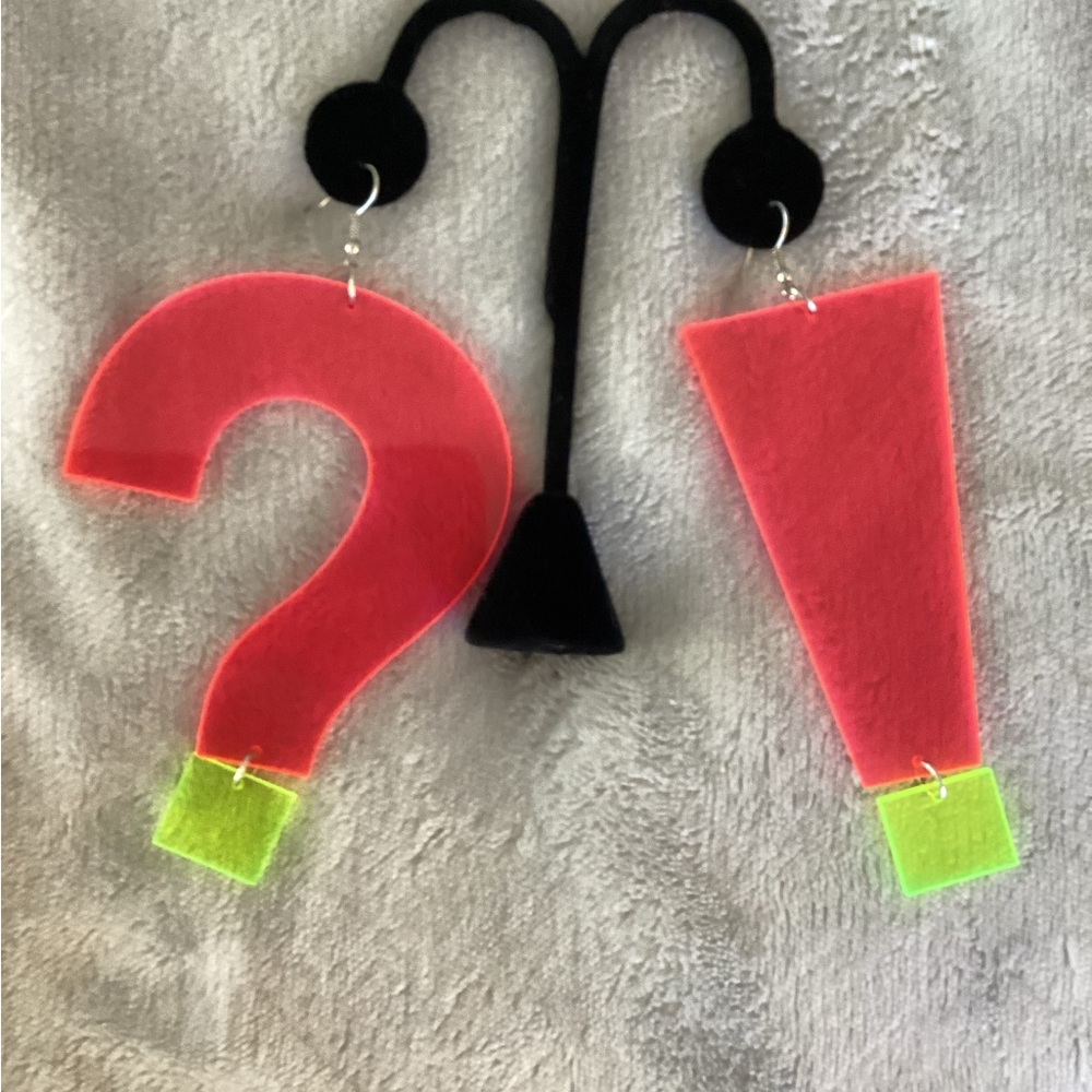 NWOT Vibrant Pink and Green Punctuation Earrings